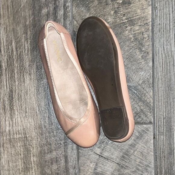 Vionic Tan Ballet Flats Minimalist Design - Picture 4 of 5